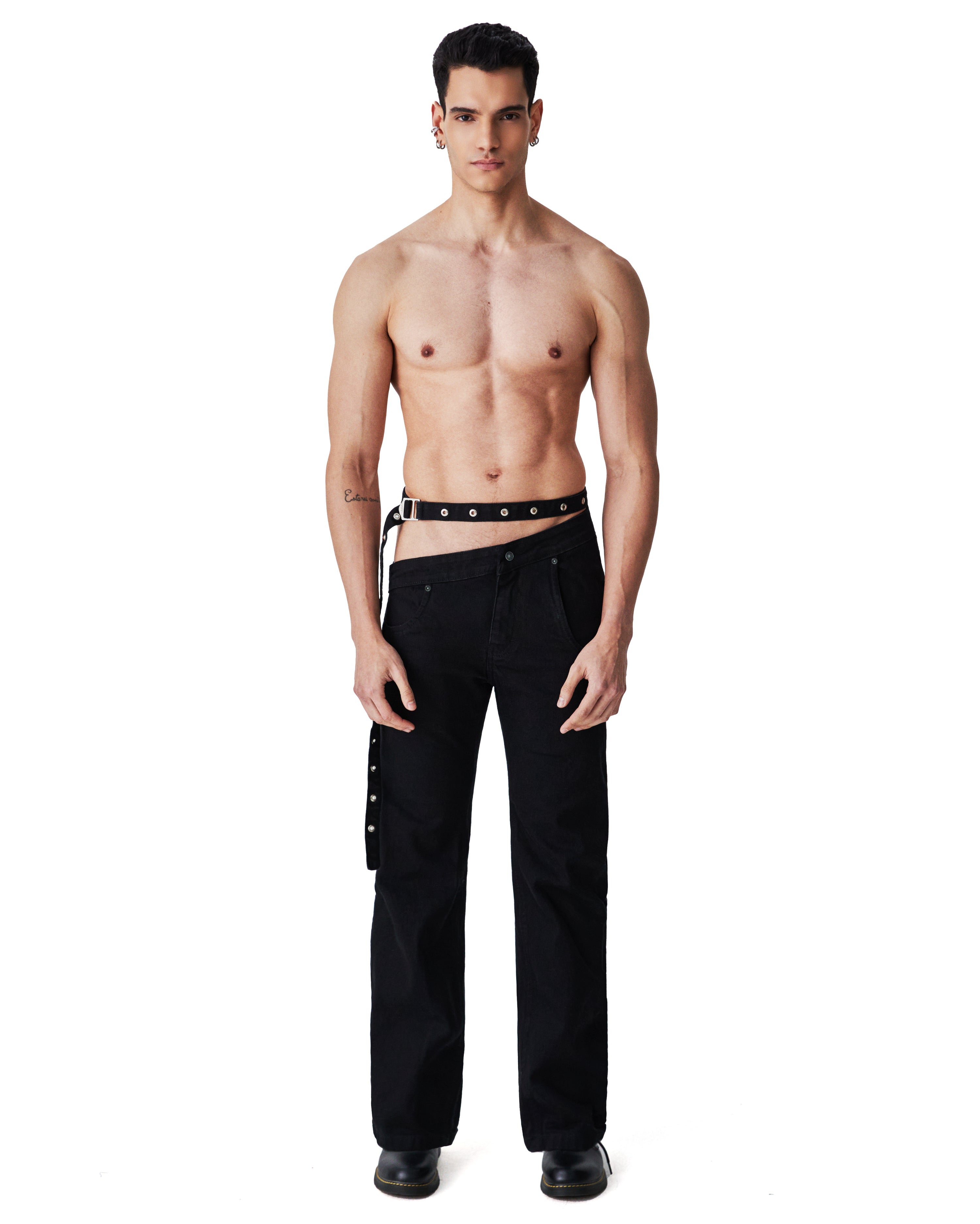 Calça Strap Assimétrica